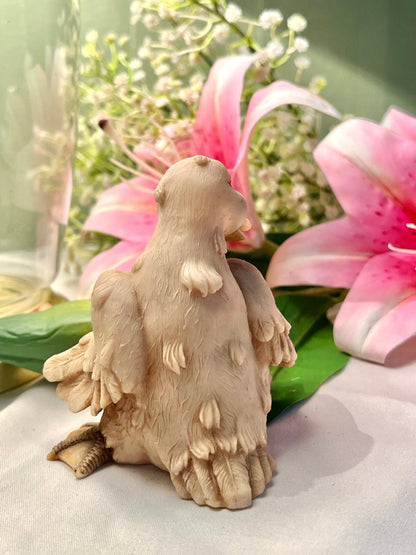 Quirky Duck Figurine – Sitting Duck Ornament with Expressive Face, Approx. 9 cm