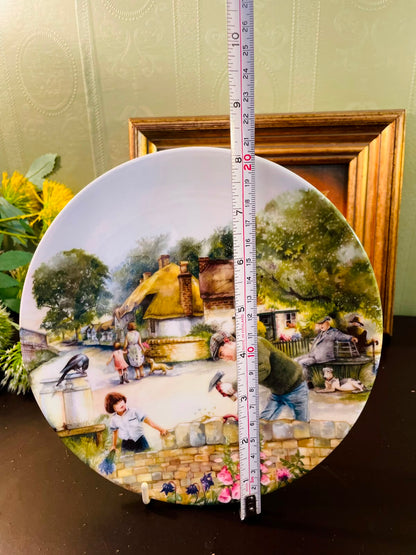 Royal Doulton The Thatcher Collector Plate 8 Inch Susan Neale