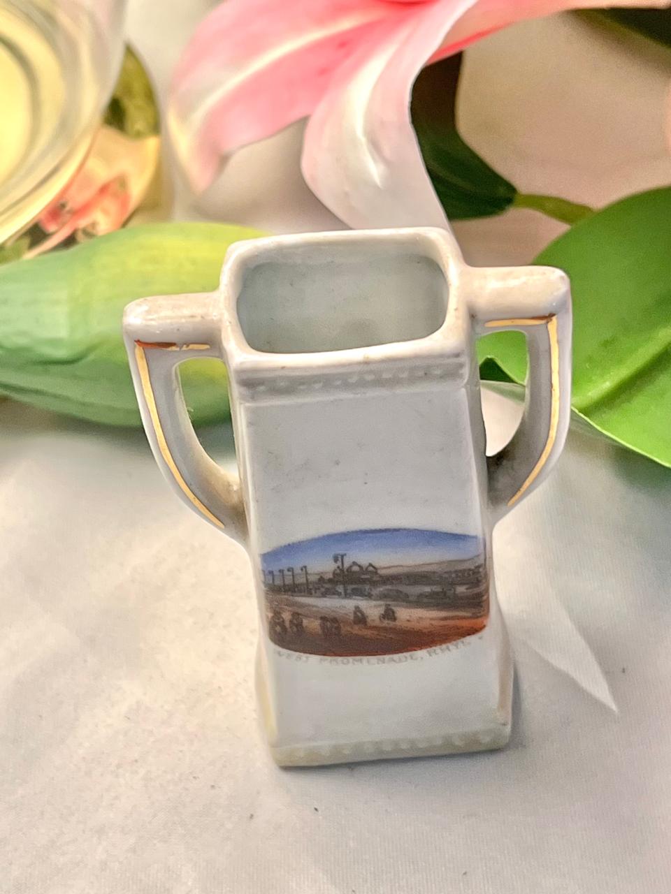 Vintage Rhyl West Promenade Souvenir Vase Approx. 4 in