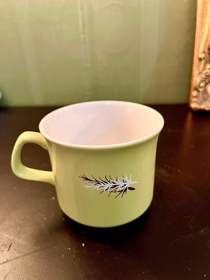 Green Vintage Leaf Tea Cup – Retro Ceramic Cup