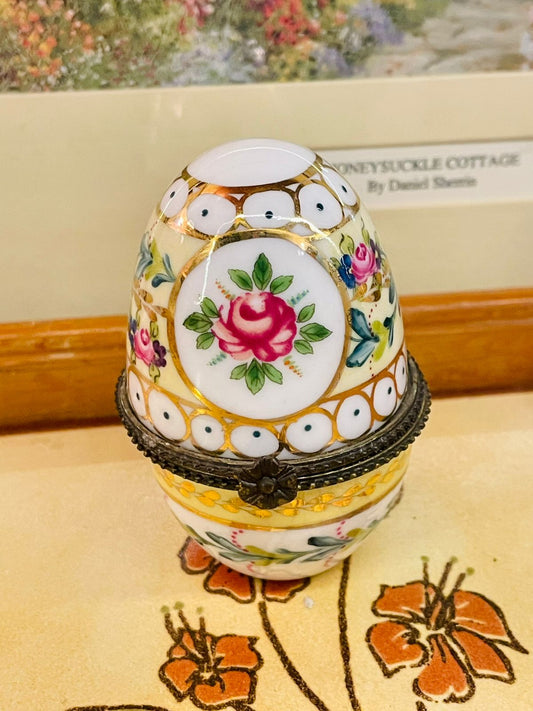 Vintage Floral Porcelain Trinket Egg with Gold Trim – Collectible Decorative Box
