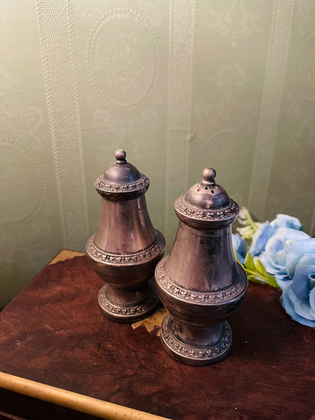 Vintage Silver Tone Salt & Pepper Shaker Set 4 Inch Pair