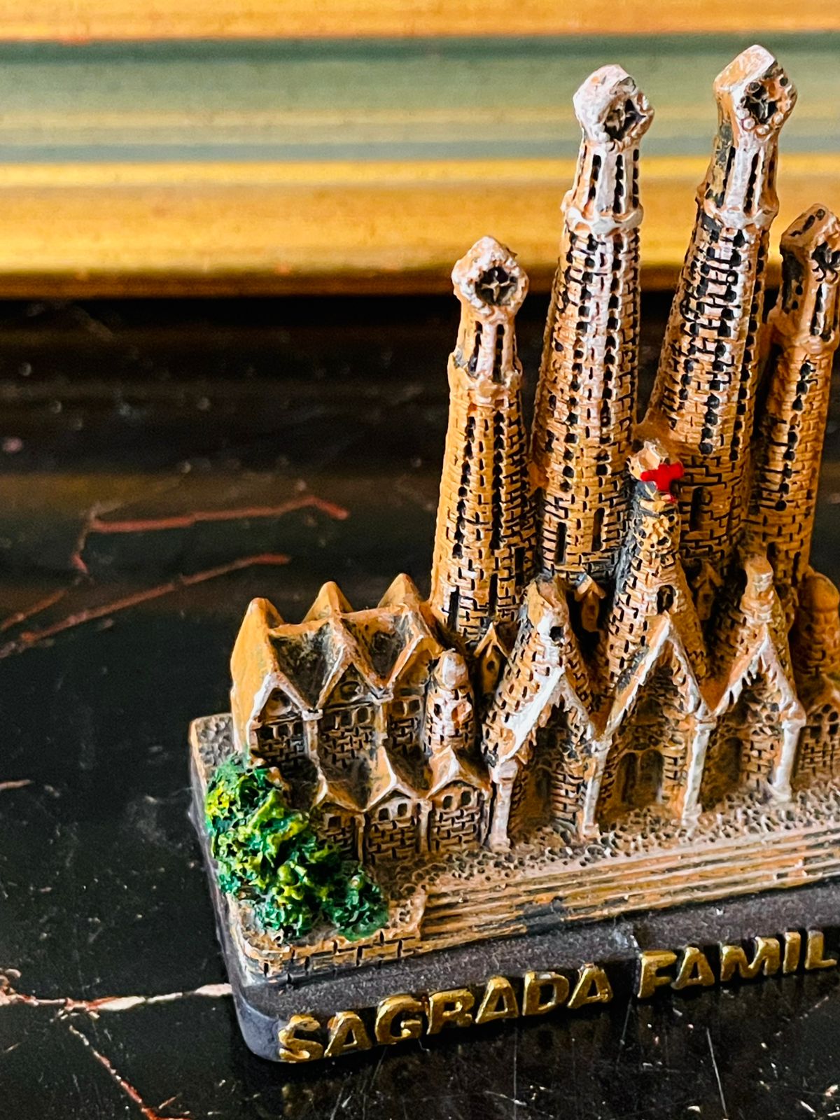 Miniature Sagrada Familia Barcelona Souvenir – Collectible Decor