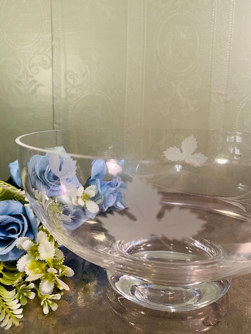 Vintage Etched Crystal Chip and Dip Platter 22 cm