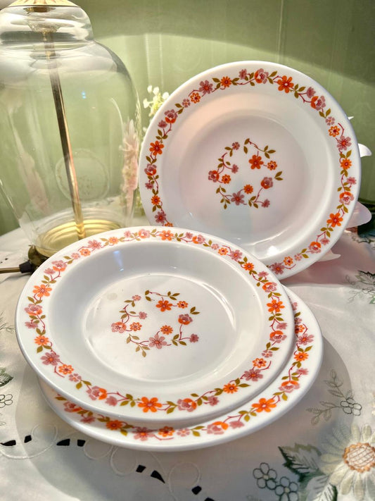 Vintage Floral Deep Plates – Orange & Pink Flower Pattern, Approx. 20 cm – Set of 4