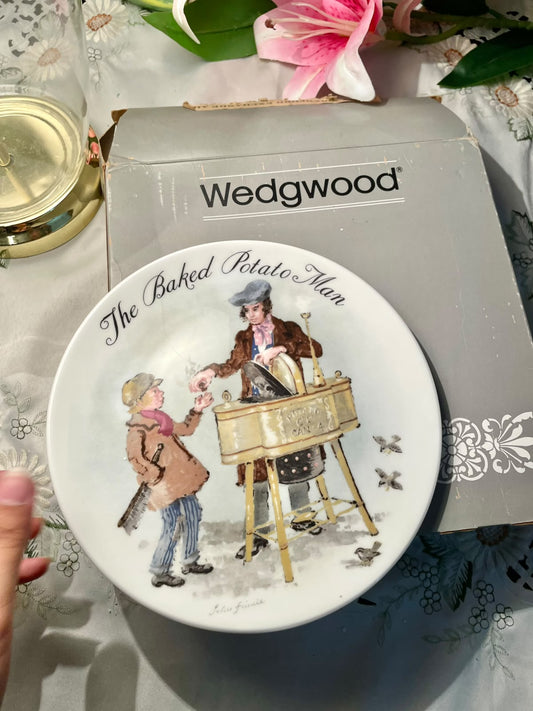 Wedgwood The Baked Potato Man Plate – 20 cm