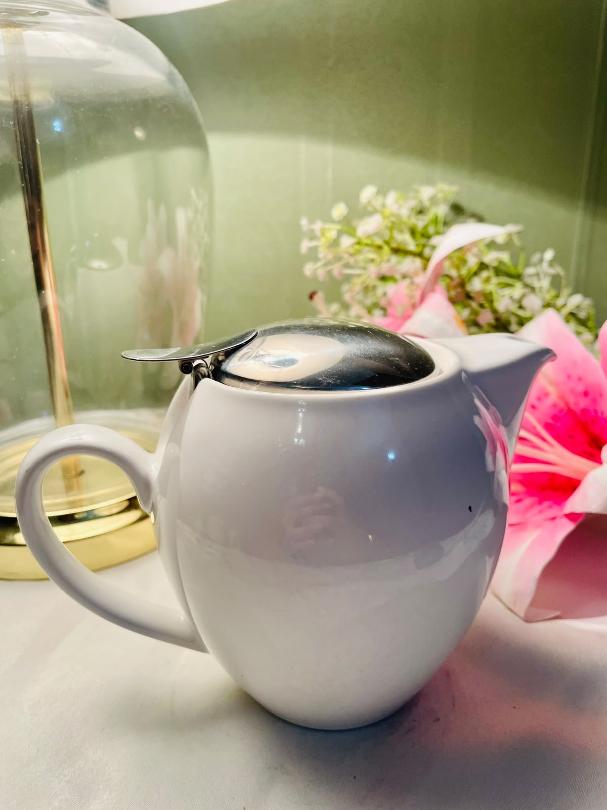 White Ceramic Teapot with Hinged Stainless-Steel Lid – Modern Minimalist Tea Pot – Approx. 12 cm