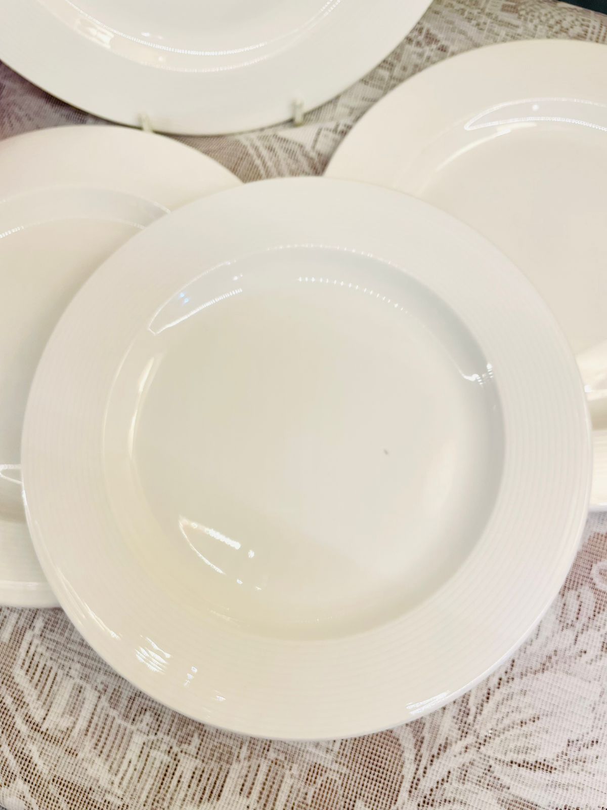 Dudson Fine China White Medium Plates Set