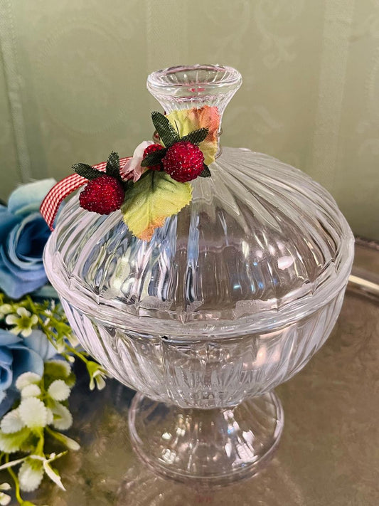 Vintage Ribbed Crystal Lidded Compote 16 cm Berry Detail