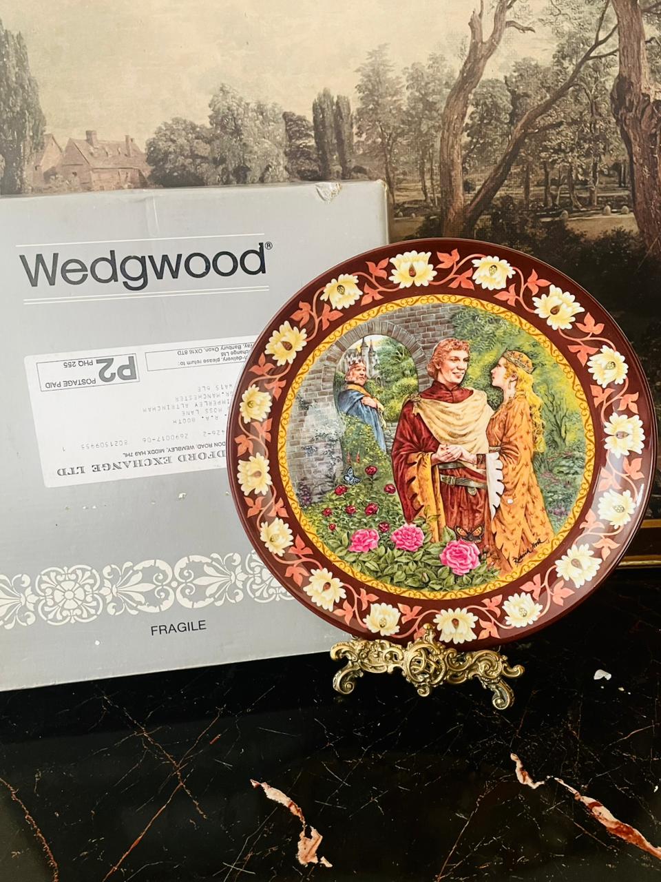 wedgwood plate england, lancelot and guinevere plate, king arthur collection, richard hook art, bradford exchange plate, fine bone china england, vintage collector decor pakistan, sunset kitchen collectibles