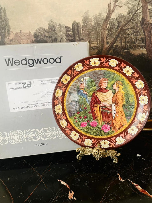 wedgwood plate england, lancelot and guinevere plate, king arthur collection, richard hook art, bradford exchange plate, fine bone china england, vintage collector decor pakistan, sunset kitchen collectibles