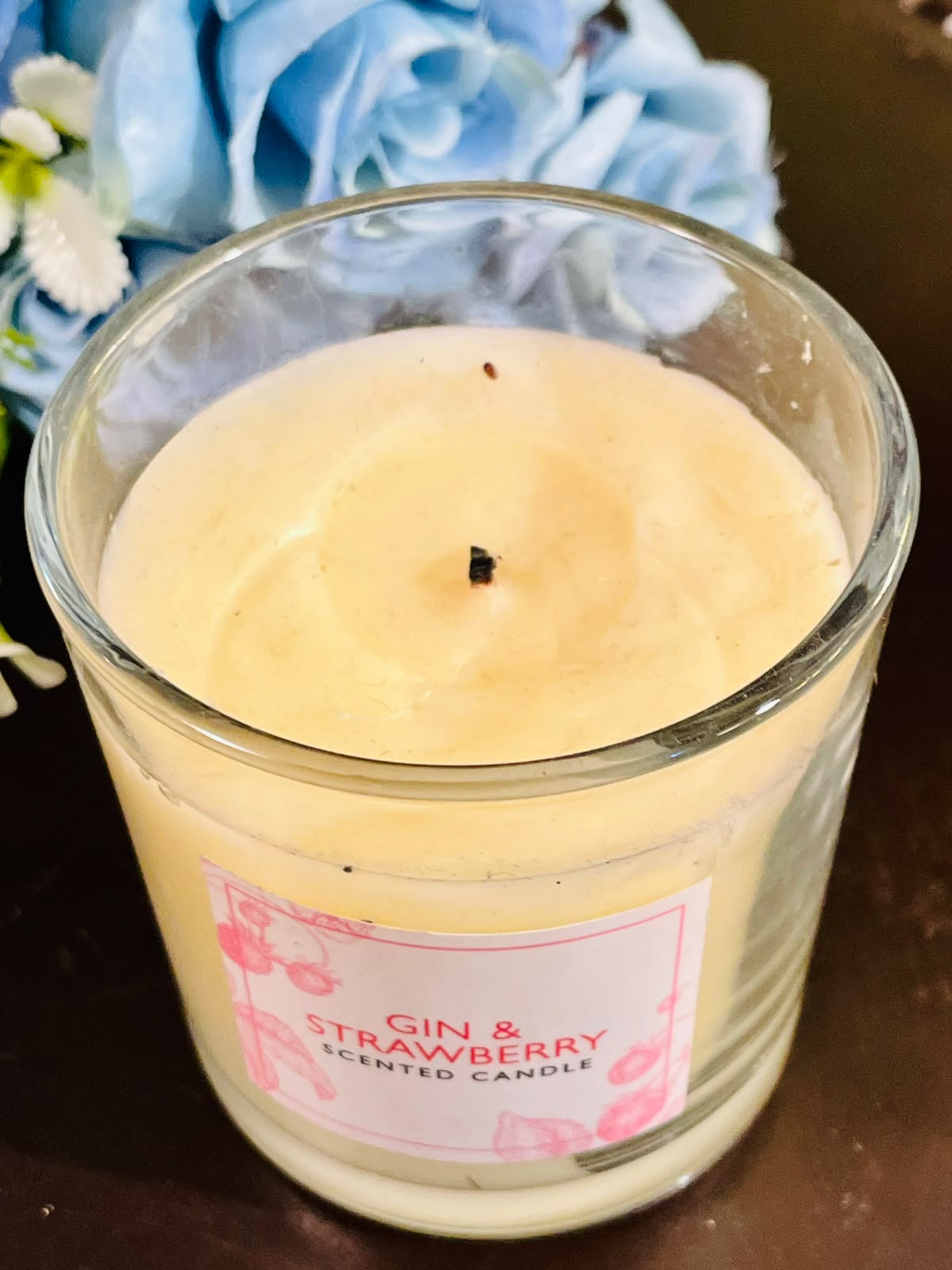 Gin & Strawberry Scented Candle in Crystal Jar – 10cm