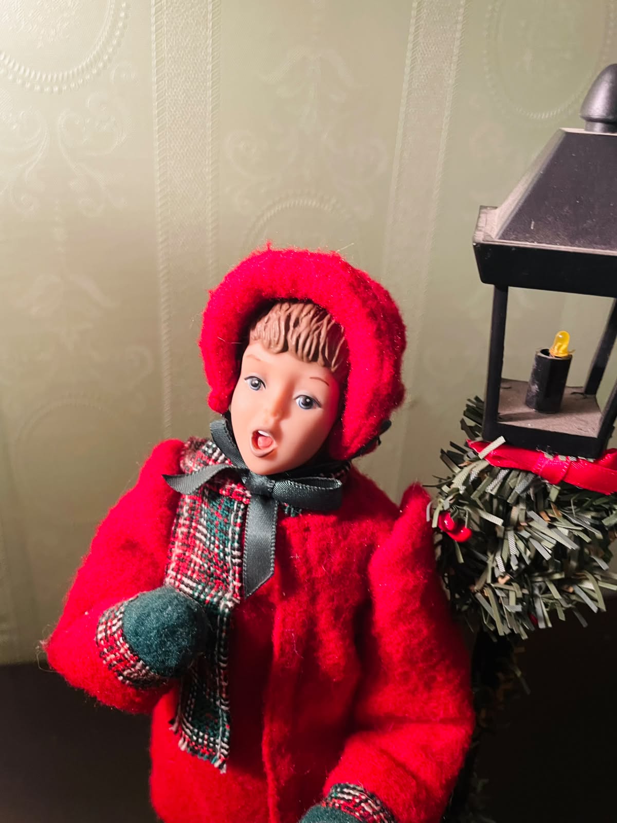 Dickens Collection Victorian Caroler Lighted Figurine