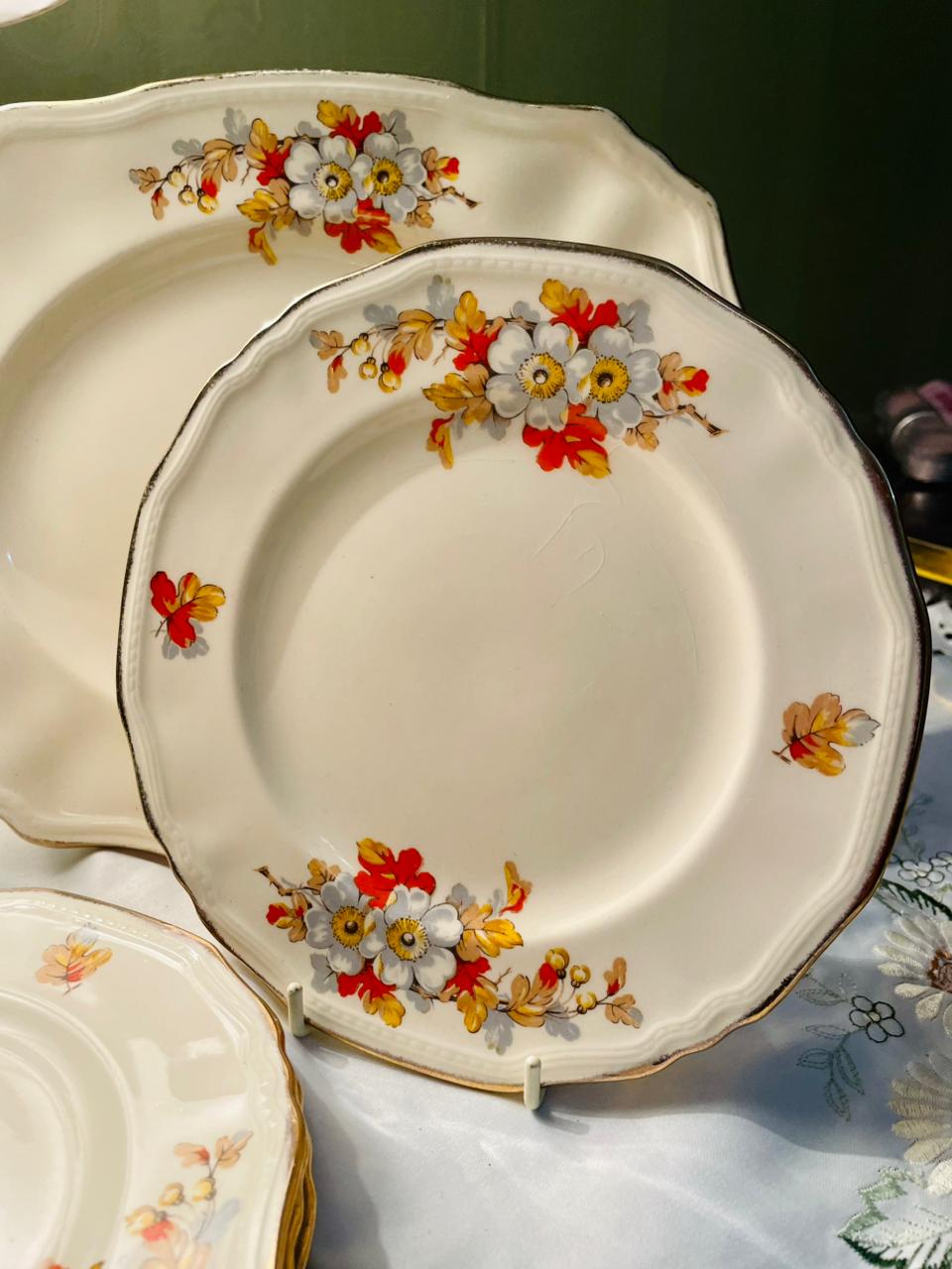 Alfred Meakin England Floral Plate & Platter Set