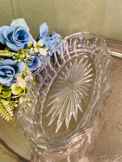 Vintage Pressed Crystal Leaf Serving Dish 30 cm Starburst Design