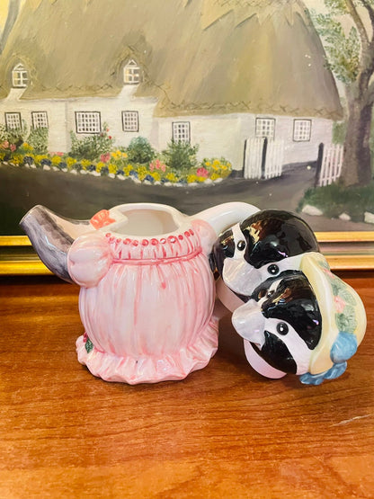 Adorable Penguin Ceramic Teapot – Cute Animal-Themed Tea Pot for Collectors & Gifting