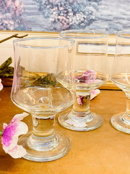 Set of 4 - Vintage Pedestal Glass Goblets  – Minimal Clear Drinkware