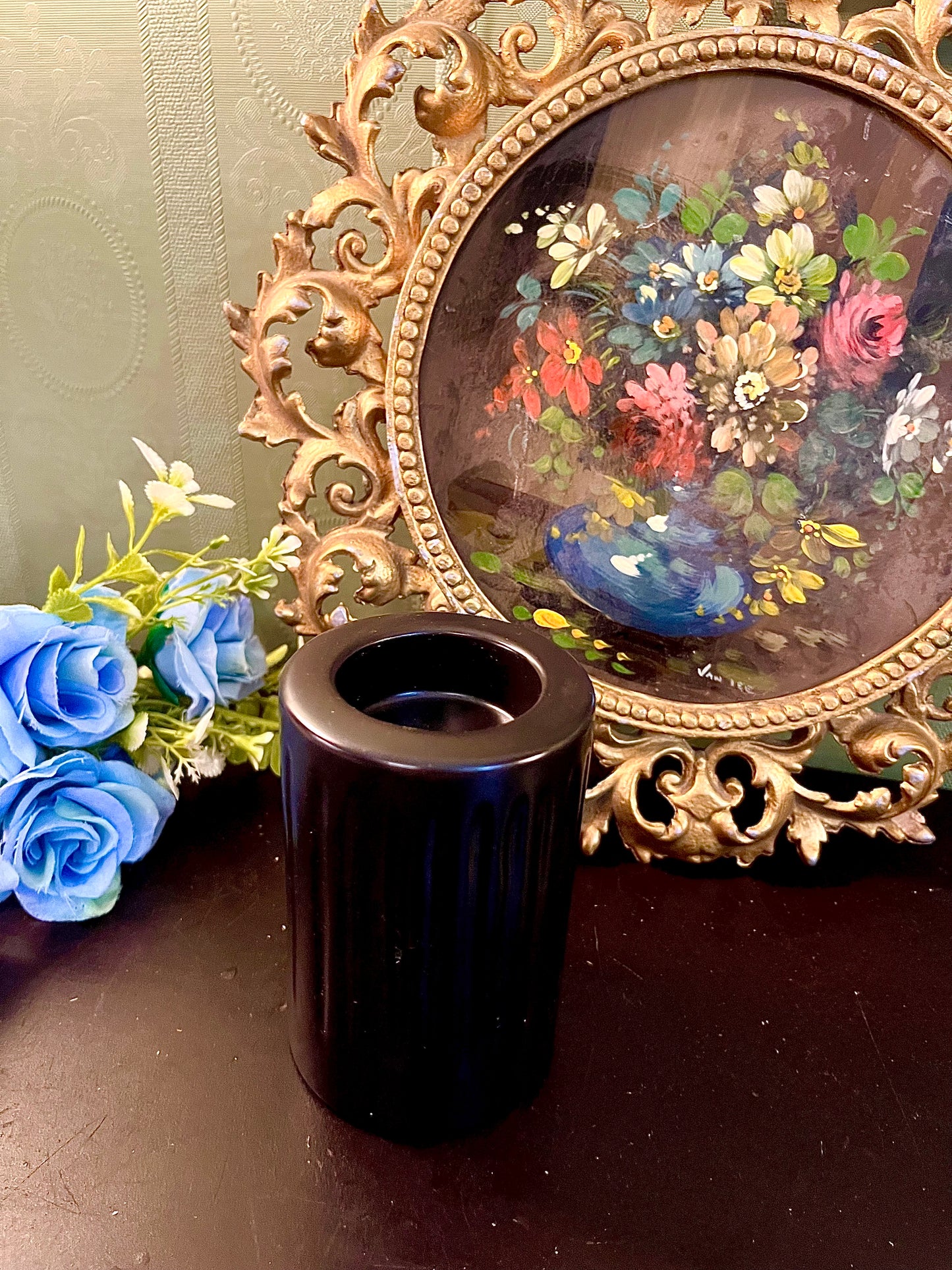 Black Ribbed Ceramic Tealight Candle Holder