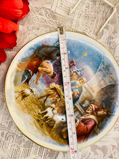 Nativity Christmas Decorative Plate with Gold Rim 8 inches