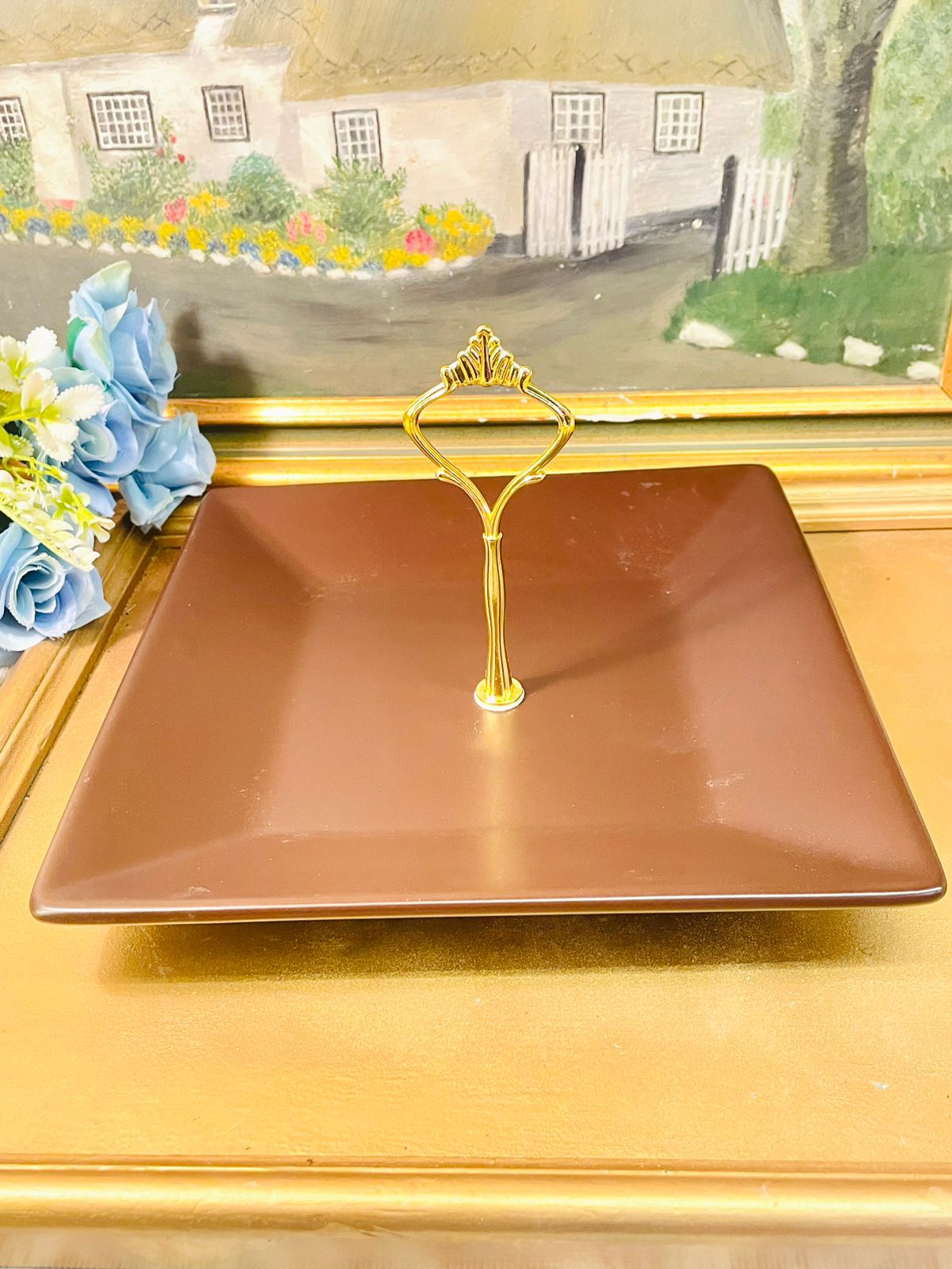 Vintage Brown Square Cake Stand with Gold Handle – Elegant Dessert Tray
