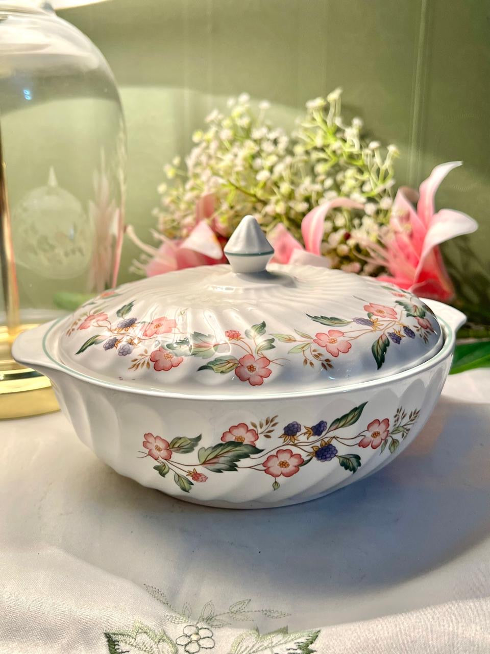 BHS Victorian Rose Covered Serving Bowl 9 in Made in Britain