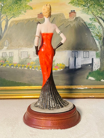 Art Deco Style Lady Figurine by Leonardo – "The Pose" – Elegant Sculpture with Wooden base
