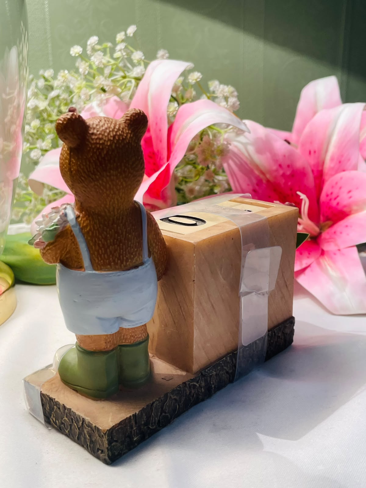 Bear Figurine Perpetual Wooden Block Calendar with Flowers Approx. 13 cm
