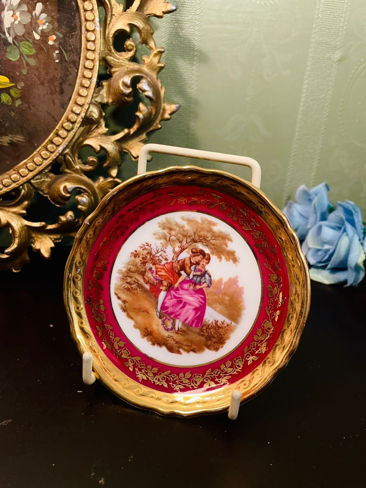 La Reine Limoges Porcelain Mini Plate – Fragonard Couple Scene