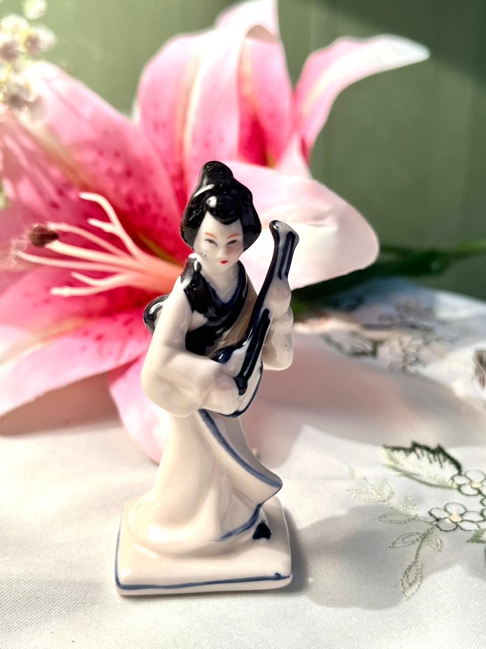 Vintage Asian Lady Porcelain Figurine Playing String Instrument Approx. 9 cm
