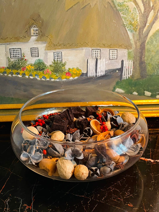 glass centerpiece bowl, clear glass fruit bowl, modern home decor, potpourri display bowl, minimal table styling, transparent glass dish, home living accessories, decorative glass bowl, coffee table decor