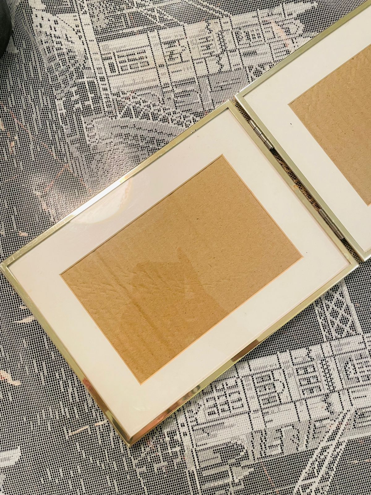 Vintage Double Gold Photo Frame – Elegant Hinged Display 8.5 inch