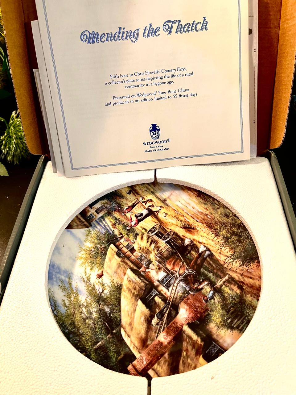 Wedgwood Boxed English Village Cart Collector Plate 20 cm