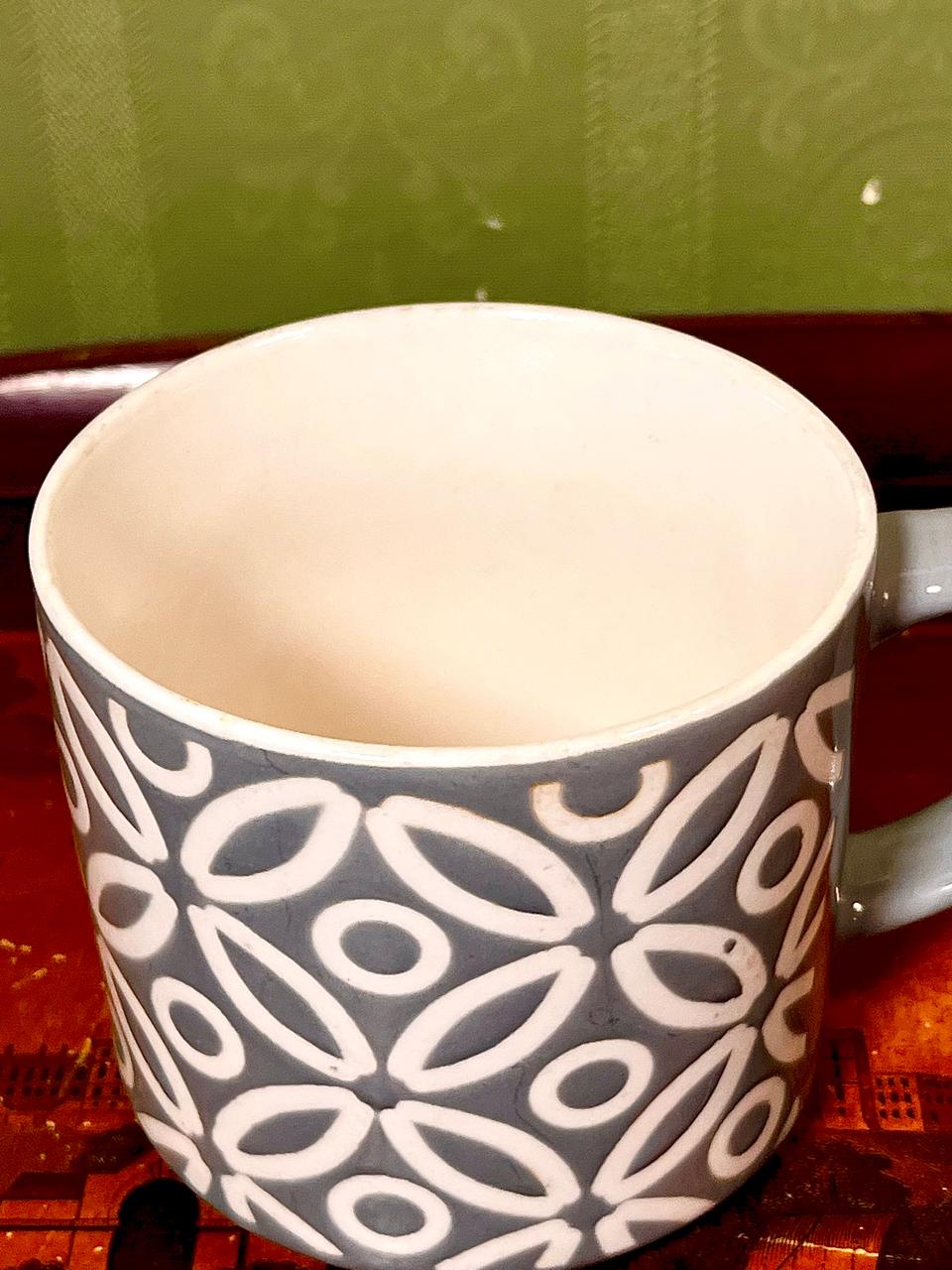 Grey & White Geometric Floral Ceramic Mug – 4"