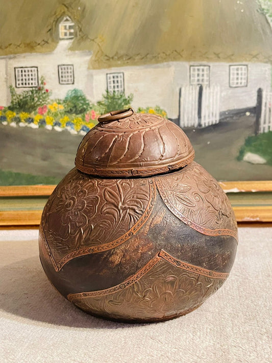 Hand Carved Wooden Round Jar with Lid – Vintage Decorative Storage