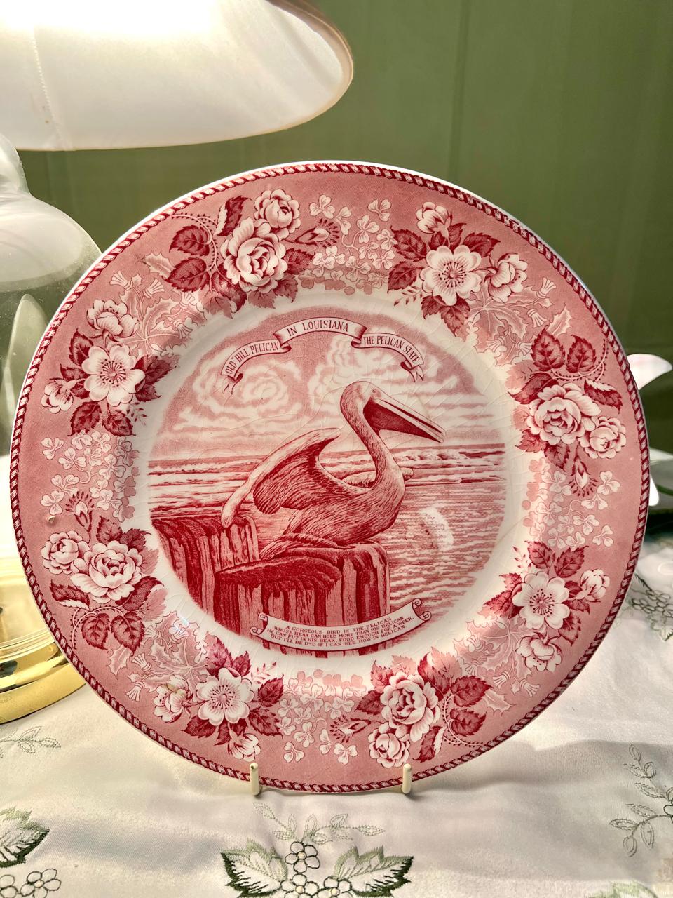 Johnson Bros Old Bill Pelican Louisiana Wall Plate – 10 in
