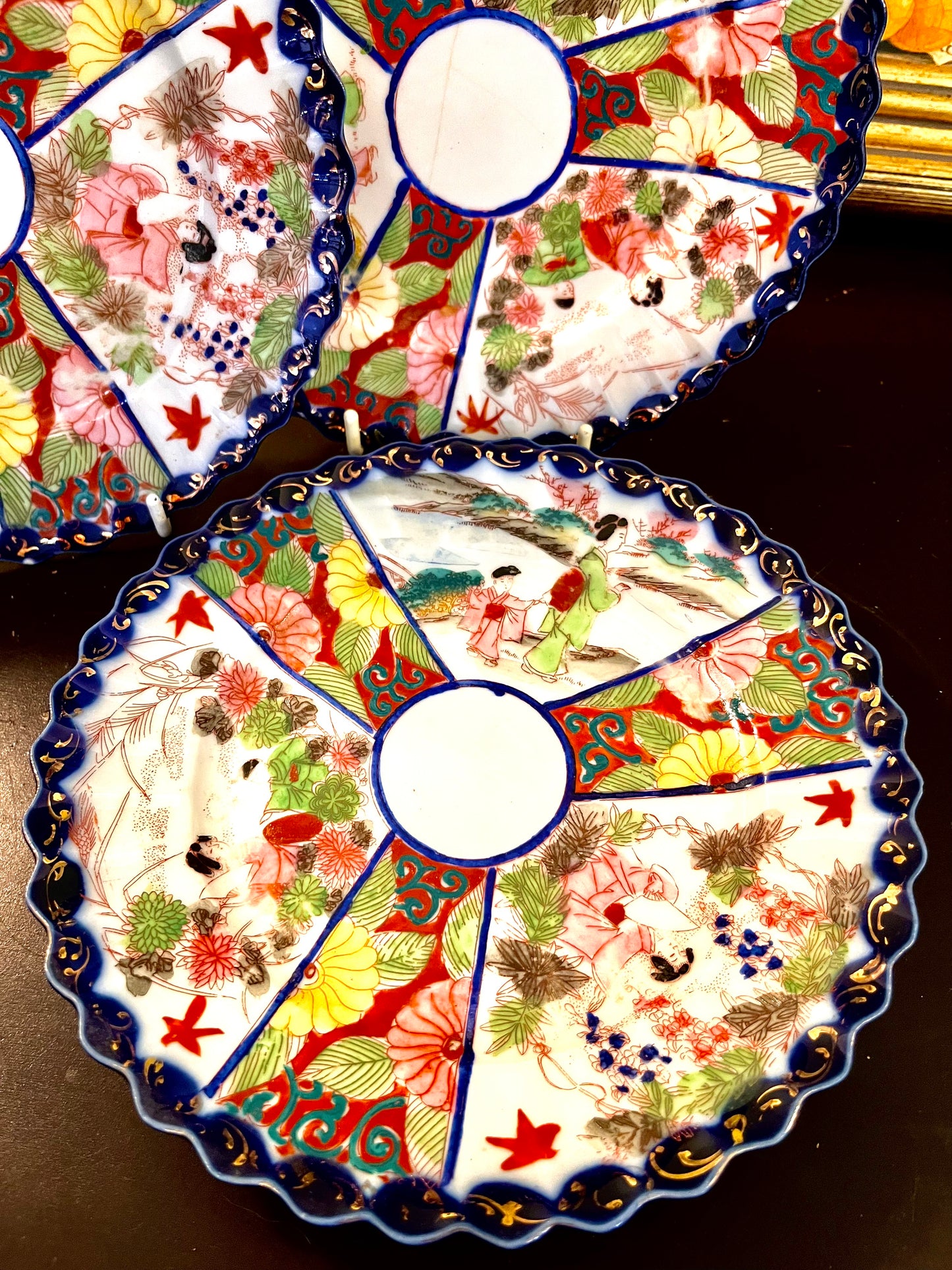 Vintage Japanese Imari Scalloped Decor Plates Set of 3