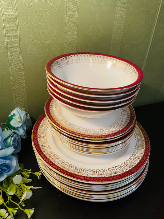 Majestic Royal Grafton Fine Bone China Dinner Set – Made in England – 18 Pieces