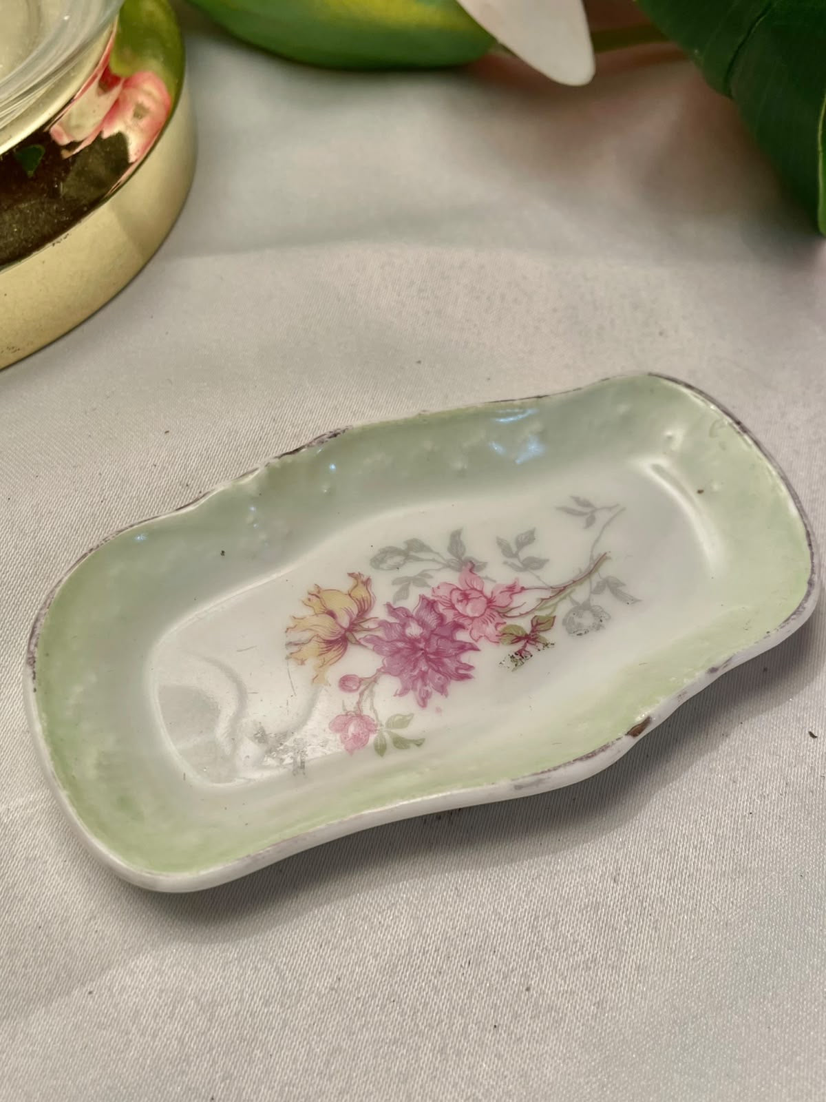 Vintage Green Floral Rectangular Dish, 4.25 in