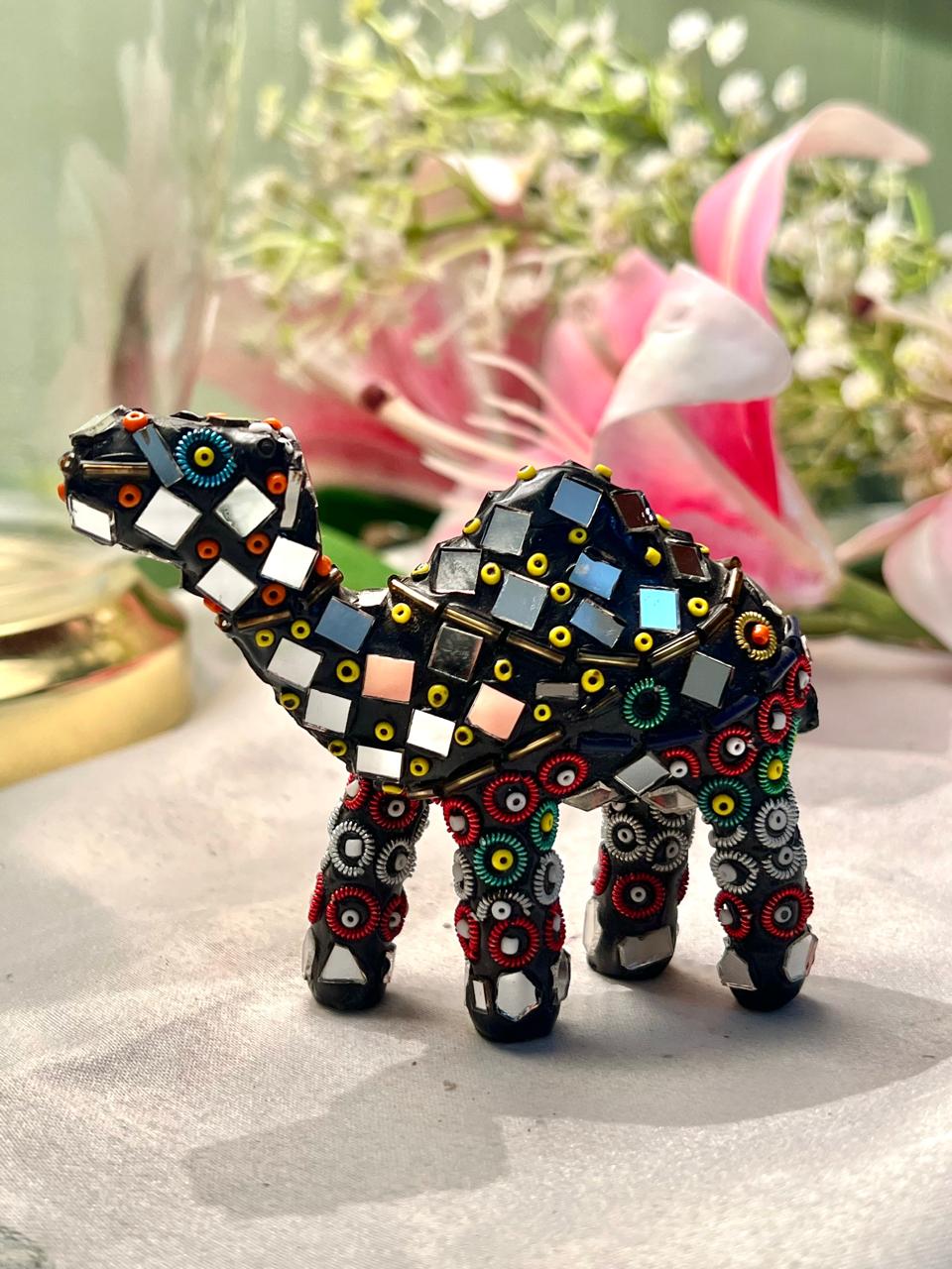Mosaic Camel Figurine Black Mirror Detail 9cm - 1 Piece