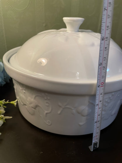 Large White Ceramic Floral Embossed Casserole Serving Dish With Lid