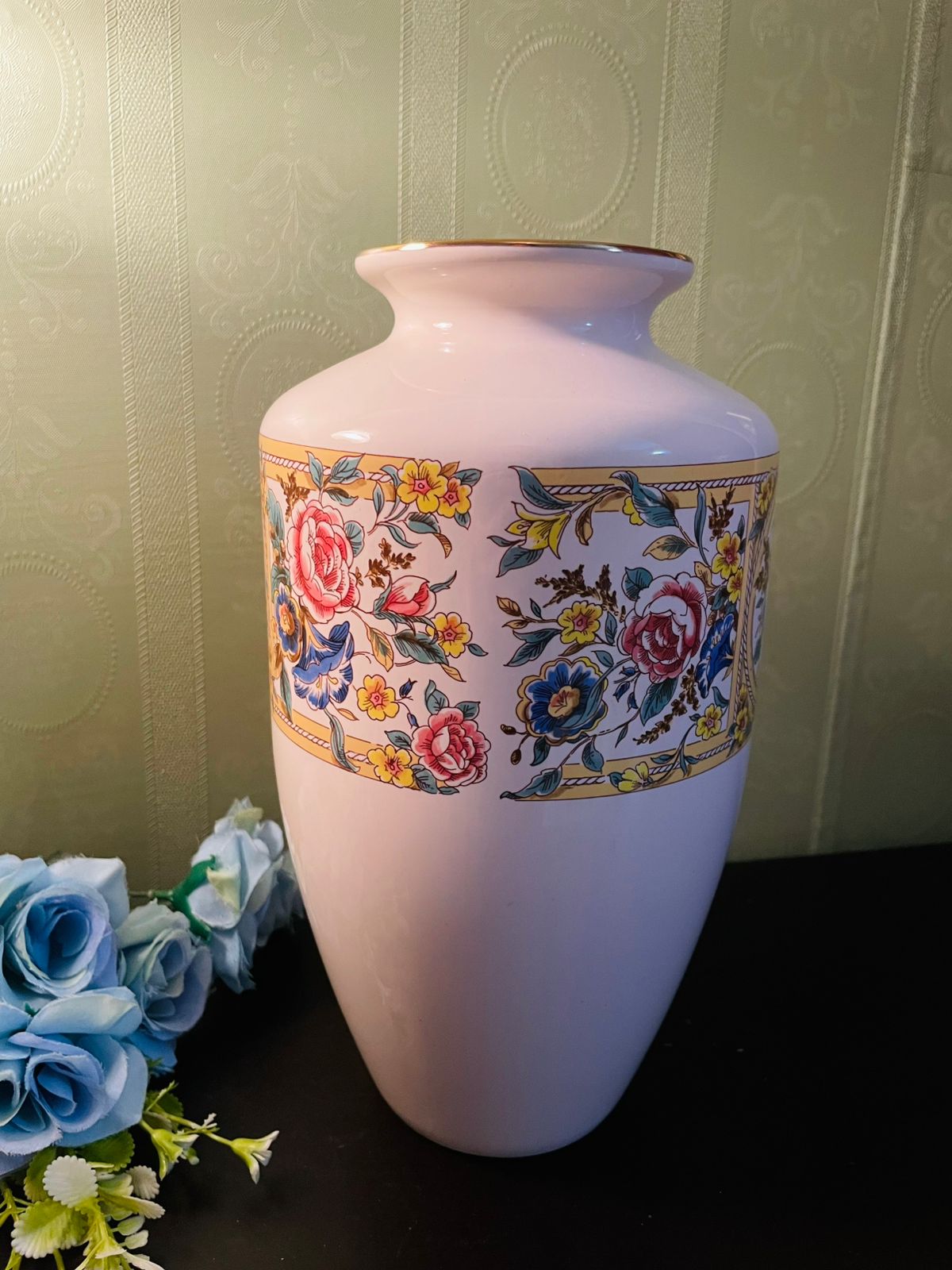 Rare find Hornsea Chelsea Floral Pottery Vase 1991