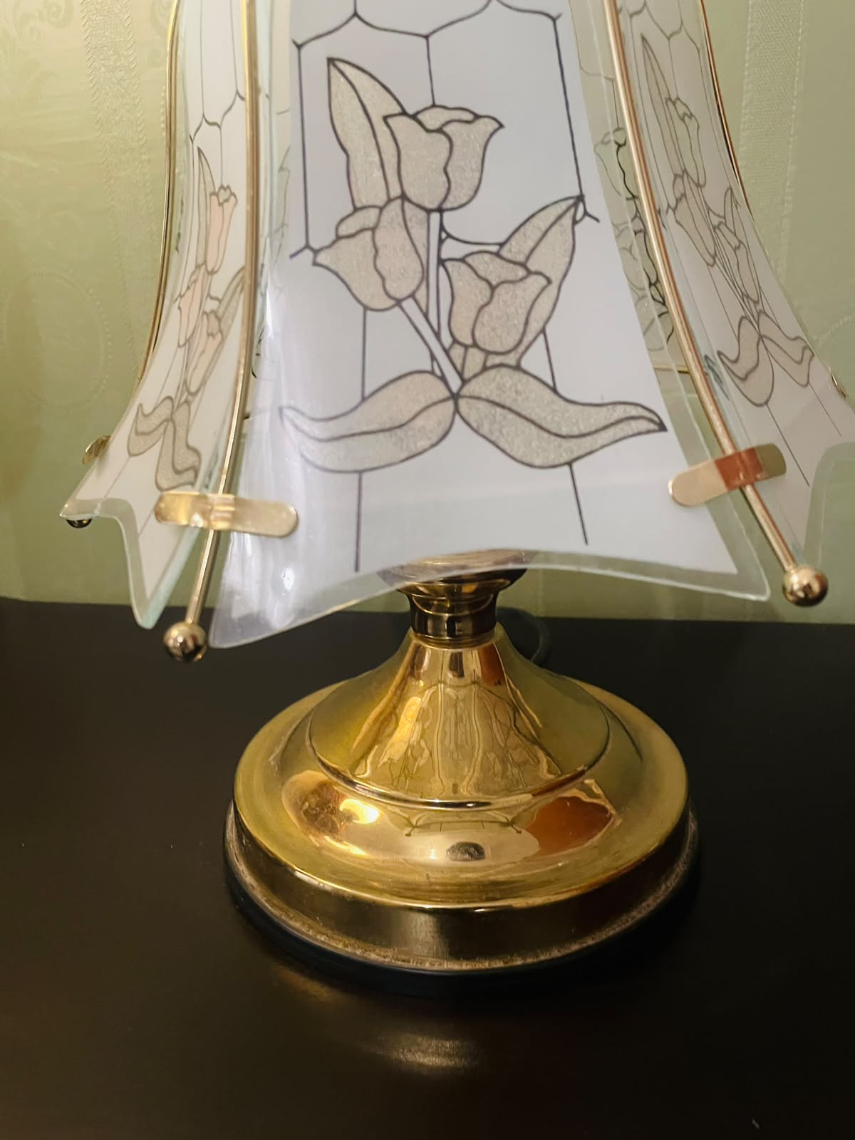 Luxury Vintage Table Lamp with Floral Tinted Glass Shade