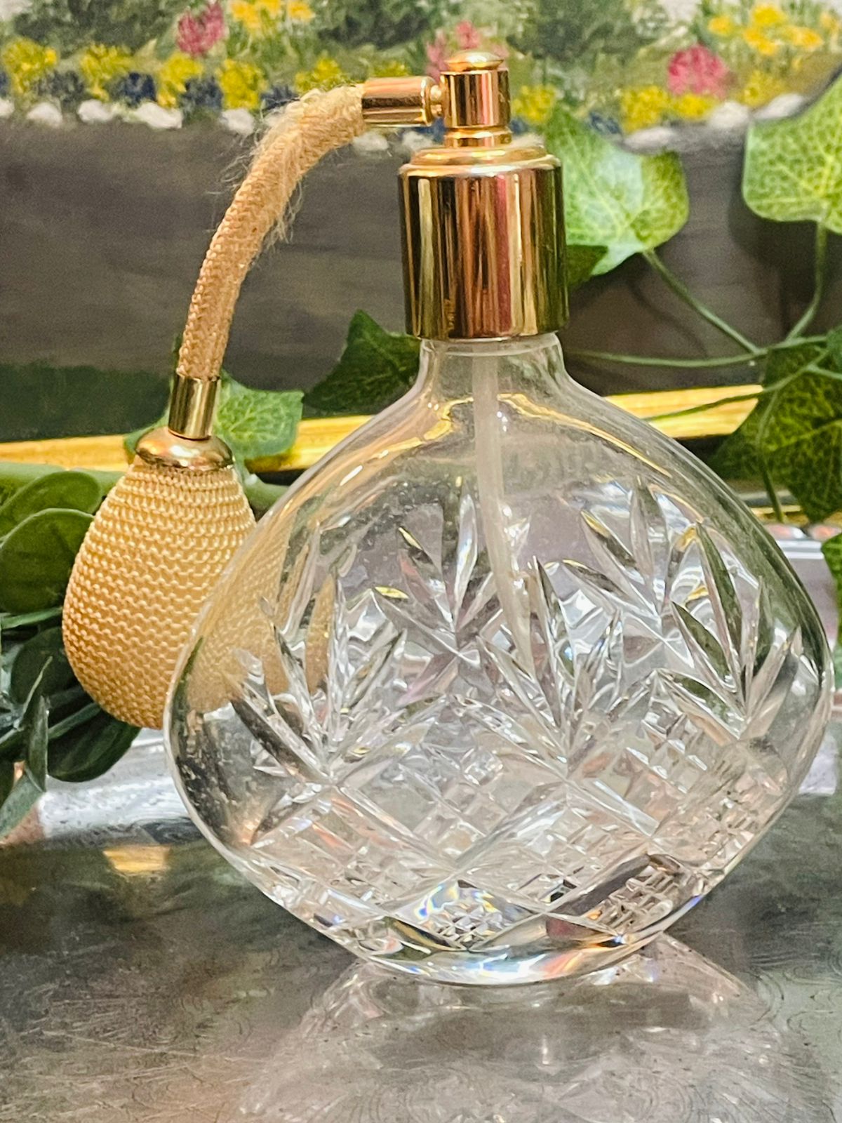 Hand Cut Crystalware - Daffodils Round Perfume bottle with Puffer and Tassel