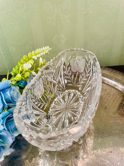 Clear Crystal Leaf-Pattern Serving Bowl – 8 Inch