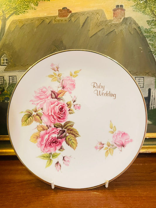 Elegant Rose Wall Plate – Vintage Floral Ceramic Home Decor