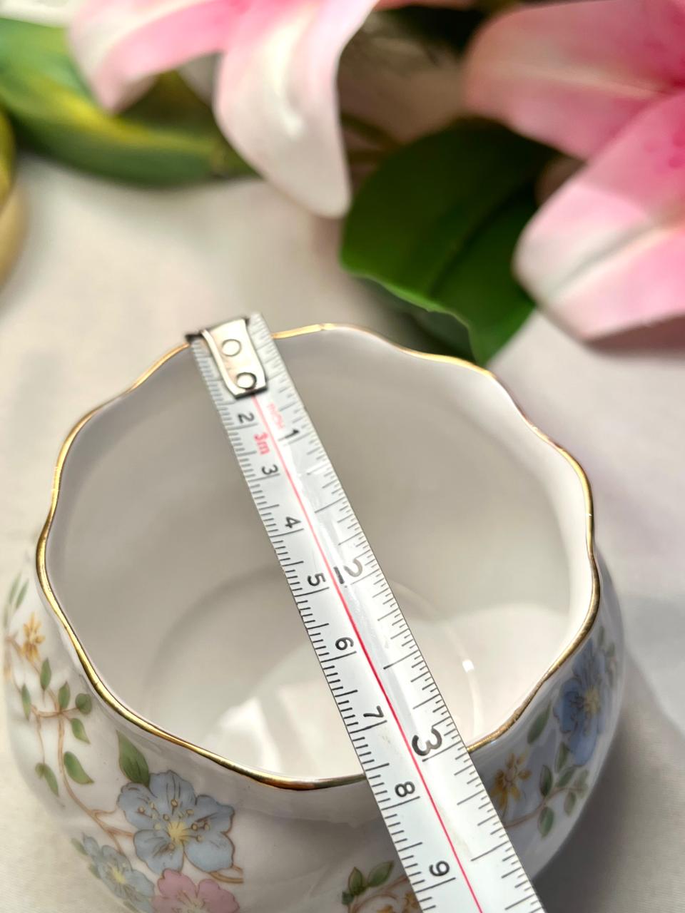 Vintage Queen’s Rosina Diana Fine Bone China Floral Sugar Bowl Approx. 8 cm