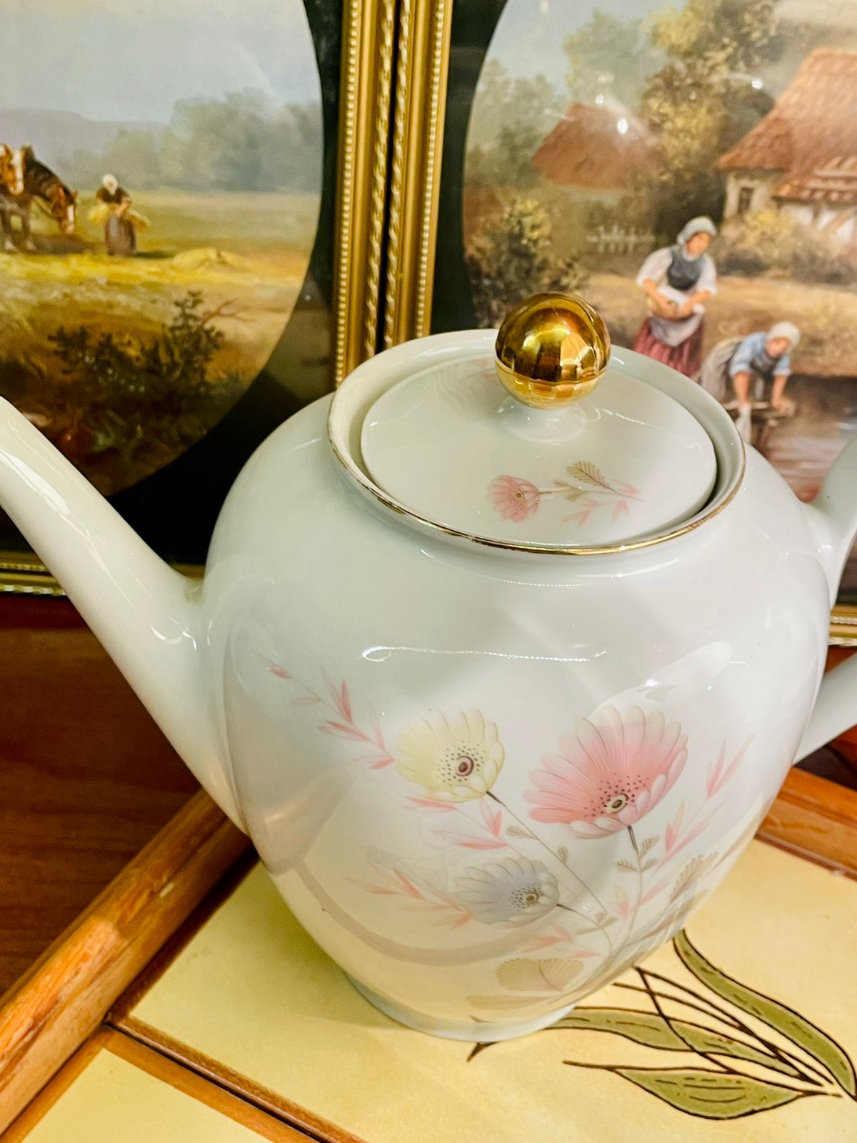 Elegant Vintage Floral Teapot with Gold Trim – Classic English Style