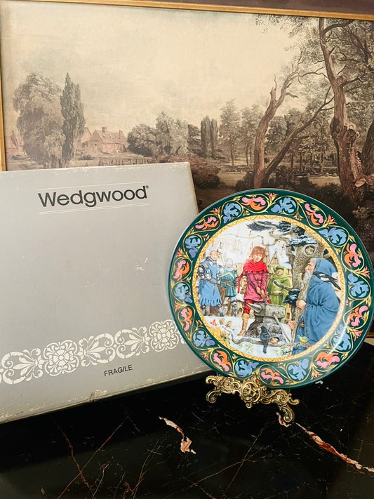 wedgwood arthur draws the sword, king arthur plate, richard hook wedgwood, bradford exchange collectible, fine bone china england, english vintage decor pakistan, wedgwood collector plate, sunset kitchen collectibles