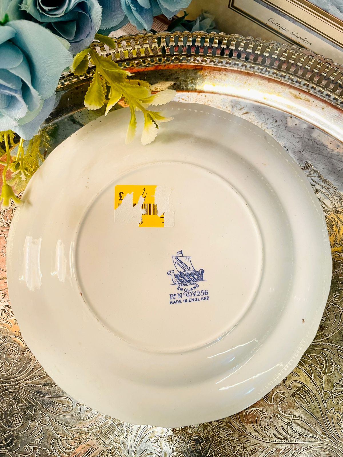 Vintage English Chinoiserie Decor Plate – Blue & Gold Trim