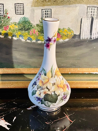 Holly Baum bone china vase, English floral vase, fine bone china décor, collectible vase England, vintage flower vase, porcelain floral vase, decorative bone china vase, Holly Baum England vase, ceramic flower holder, antique English vase